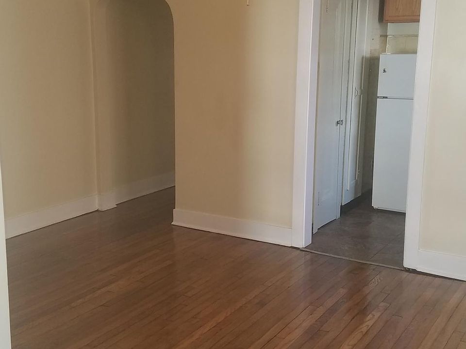 2nd image of 220 Castle Shannon Blvd APT 2