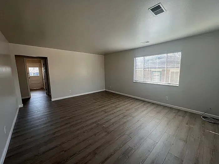 1712 Peterson St — Photo 10
