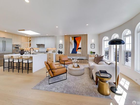 2nd image of 975 Darien Way