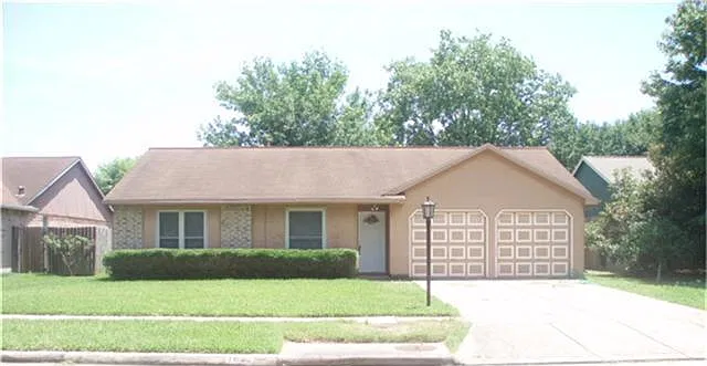 3 bed, 2.0 bath, 1188 sqft, $1,750 — Photo 1