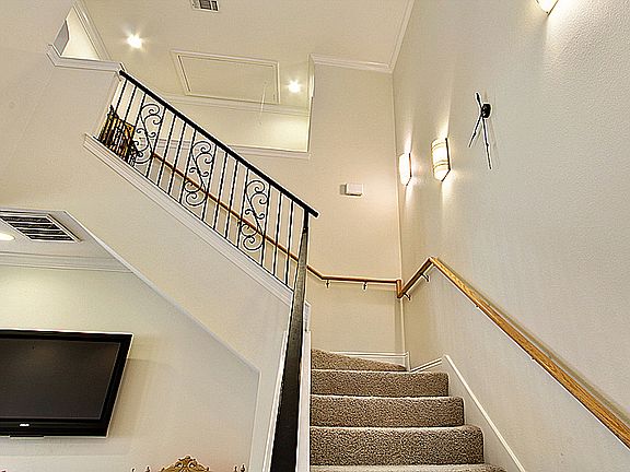 GRAND STAIRCASE
