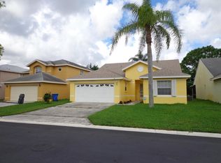 138 Heatherwood Dr, Royal Palm Beach, FL 33411