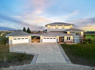 9255 Kellesvig Rd, Mount Horeb, WI 53572
