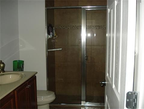 3rd image of 6365 Oxford Cir