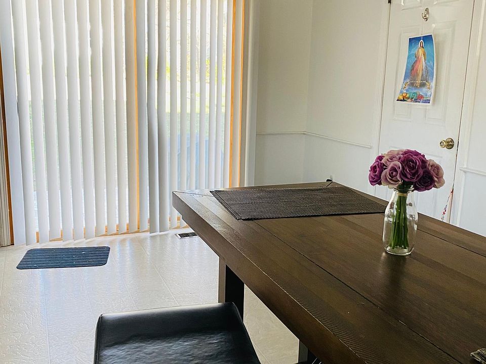 dining room/kitchen