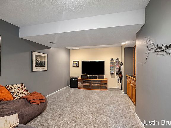 5th image of 6398 Drumlin Ct SE