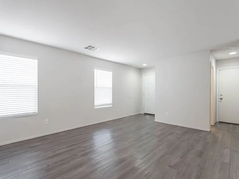 5531 Doubleday St — Photo 3