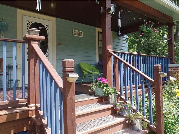 3rd image of 45 Lee Pl