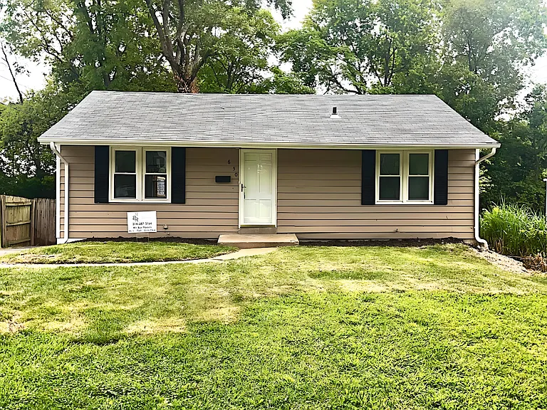 650 Norton Ave — Photo 2