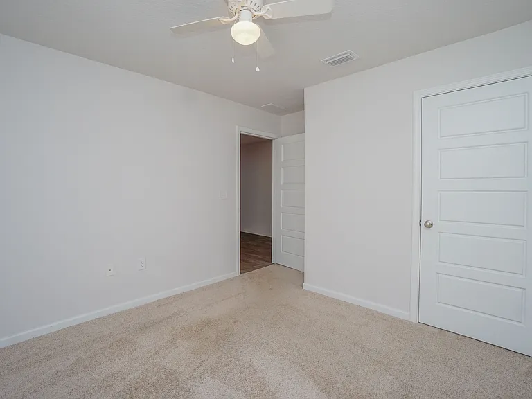 2379 Kirkwood Dr — Photo 11