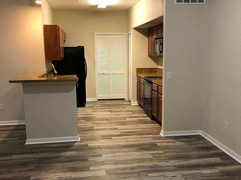 1st image of 3690 Kirkpatrick Cir Unit 4