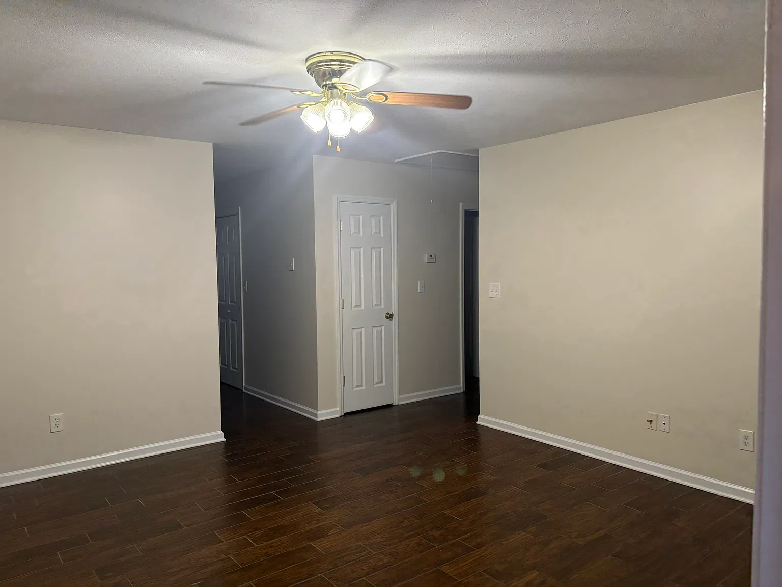 2 bed, 1.5 bath, $800 — Photo 3