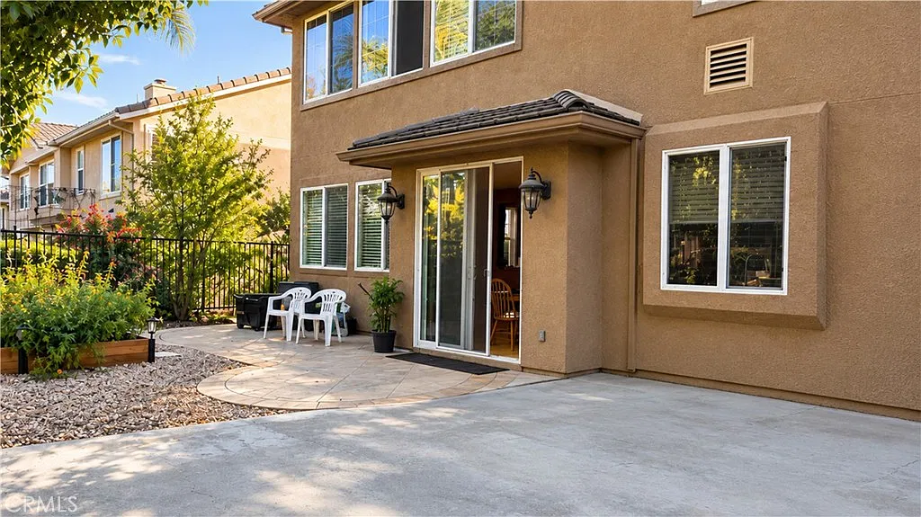 4 bed, 2879 sqft, $6,500 — Photo 4