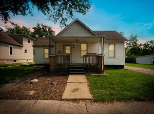 1112 W Oakland Ave, Bloomington, IL