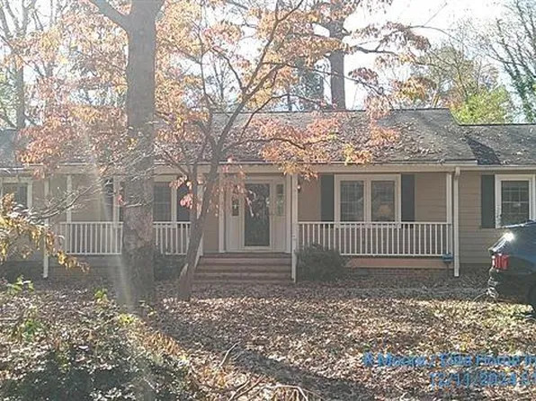 131 Brentwood Dr, Advance, NC 27006