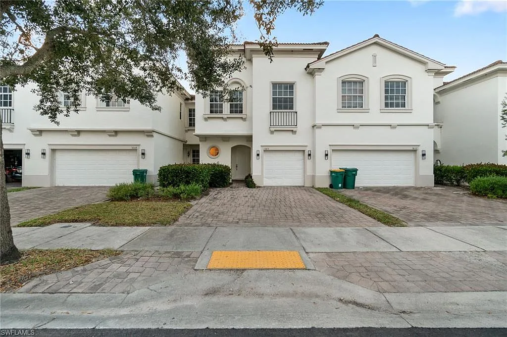 3 bed, 2.5 bath, 1679 sqft, $2,500 — Photo 1