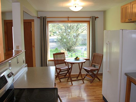 Dining nook