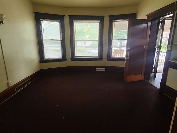4th image of 326 Western Ave #2