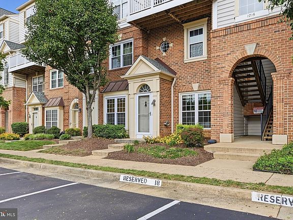 2nd image of 1717 Braddock Pl