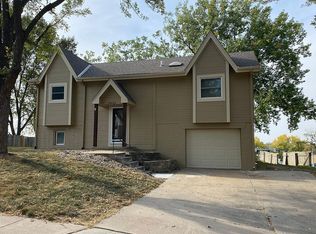 8402 S 143rd Ave, La Vista, NE 68138