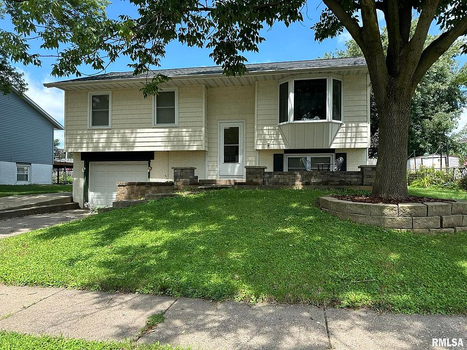1st image of 1740 Valley Dr