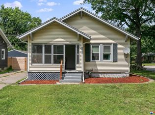 5242 Greenwood St, Lincoln, NE 68504