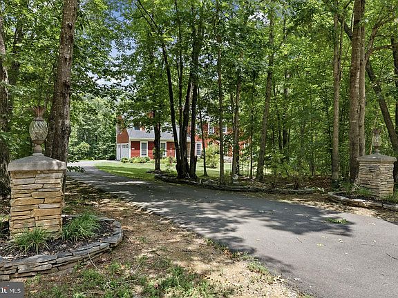 2nd image of 9631 Nottoway Ln