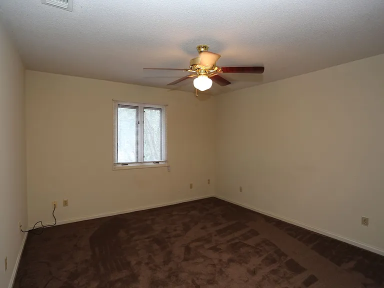 706 Hillwood Dr — Photo 6