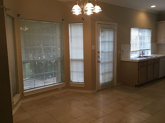 4th image of 6335 Lake Bluff Dr