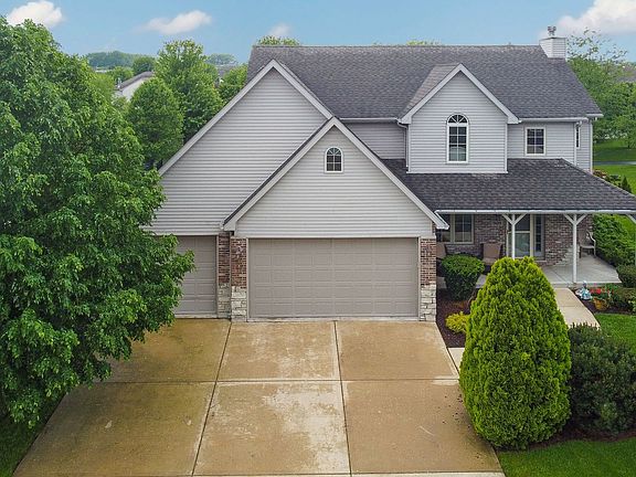 2nd image of 909 Callaway Dr W