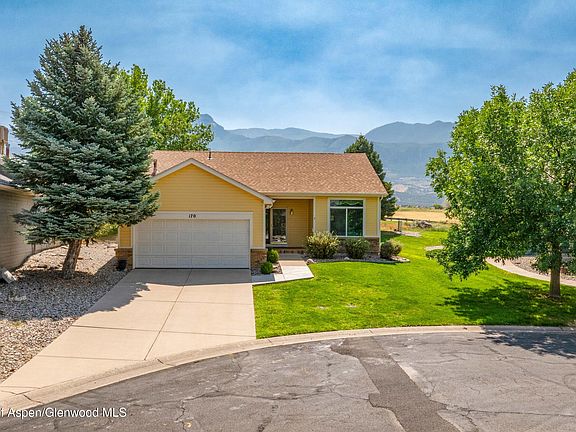 3rd image of 170 Limberpine Cir