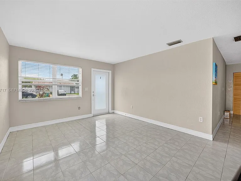 313 NW 132nd Pl — Photo 24