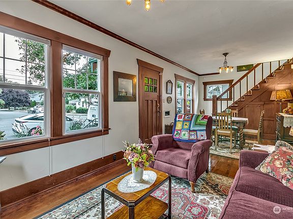 3rd image of 412 5th Street NE