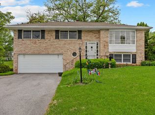 2740 Stillmeadow Ln, York, PA 17404
