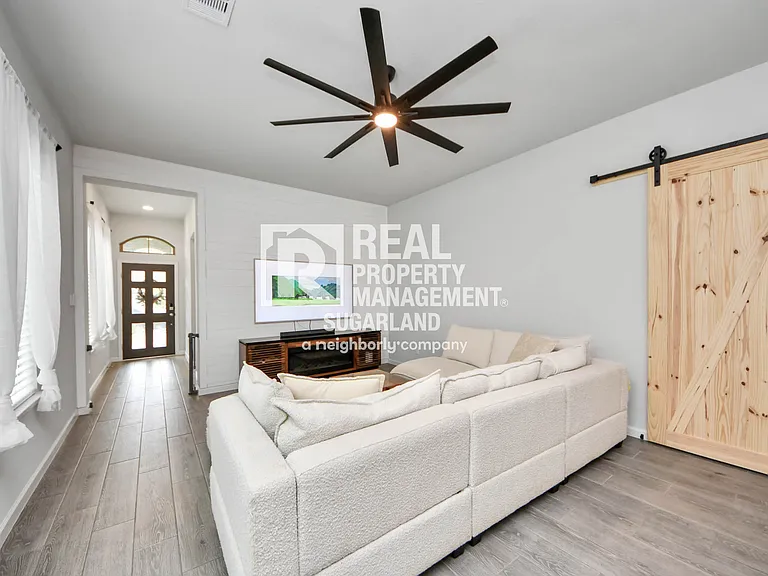 4219 Colony Ln — Photo 32