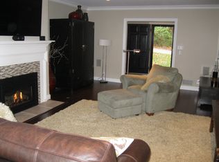 157 Lookout Dr, Oakwood, OH 45409