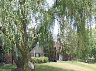 1585 Raymond Dr APT 102, Naperville, IL 60563