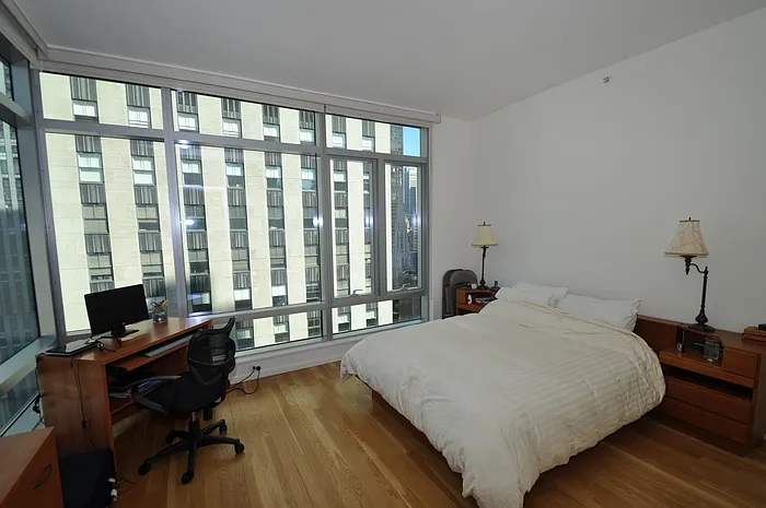 18 W 48th St APT 28C photo 1