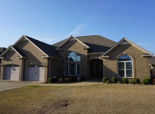 159 Cottonwood Dr, Muscle Shoals, AL 35661