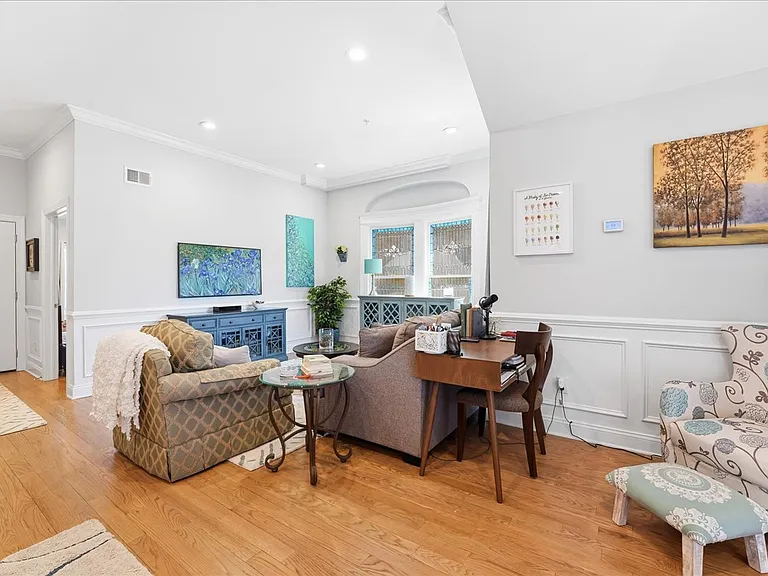 41 Bentley Ave #1 — Photo 11