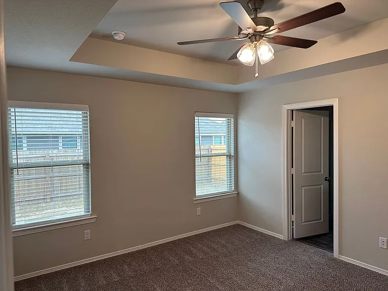 1211 Highgarden Dr — Photo 9