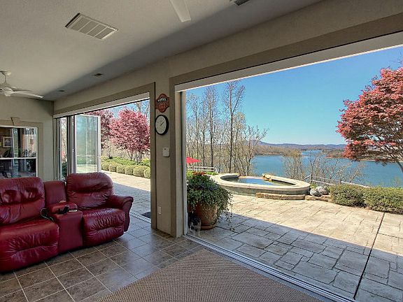 5th image of 809 Peartree Ln
