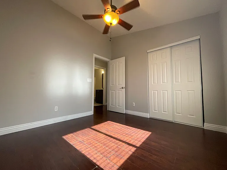 8313 Valleybreeze Ave — Photo 12