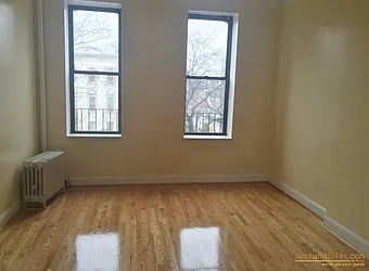 Rented by aptsandlofts.com