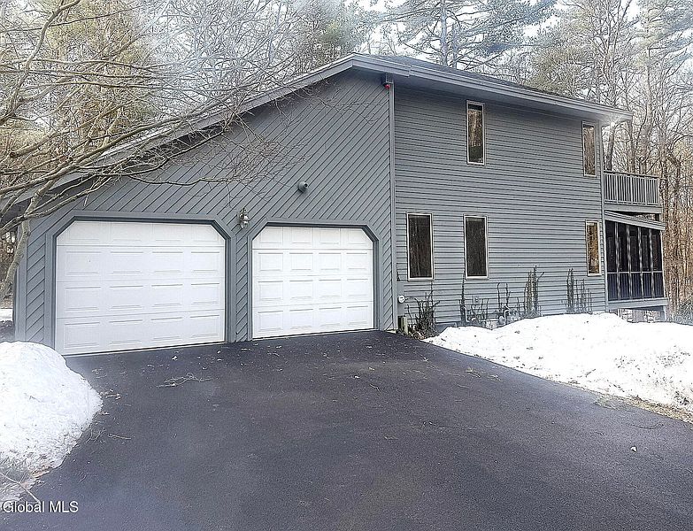 5th image of 4 Van Court