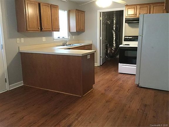 3rd image of 2017 Grandhaven Dr Unit A