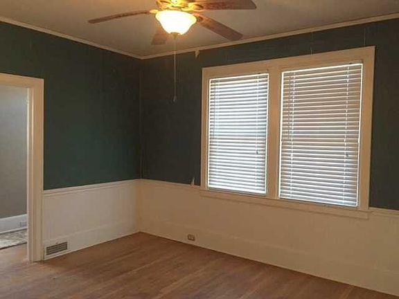 5th image of 98 Evans St