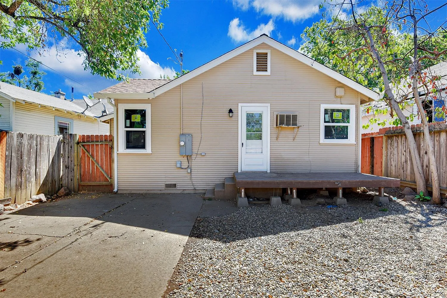 2 bed, 740 sqft, $1,600 — Photo 3