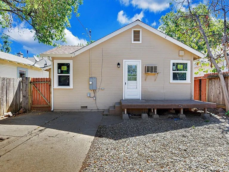 669 California St — Photo 3