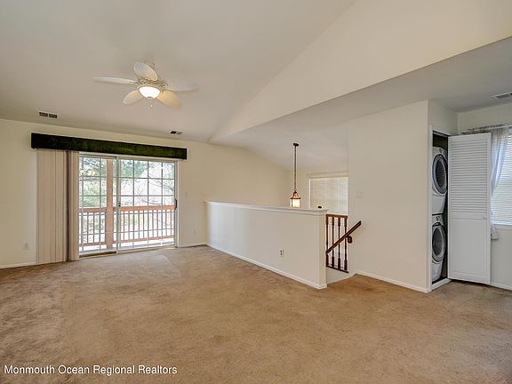 3rd image of 222 Paddington Ct